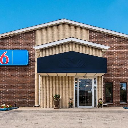 Motel 6-Madison, WI - East Exterior foto